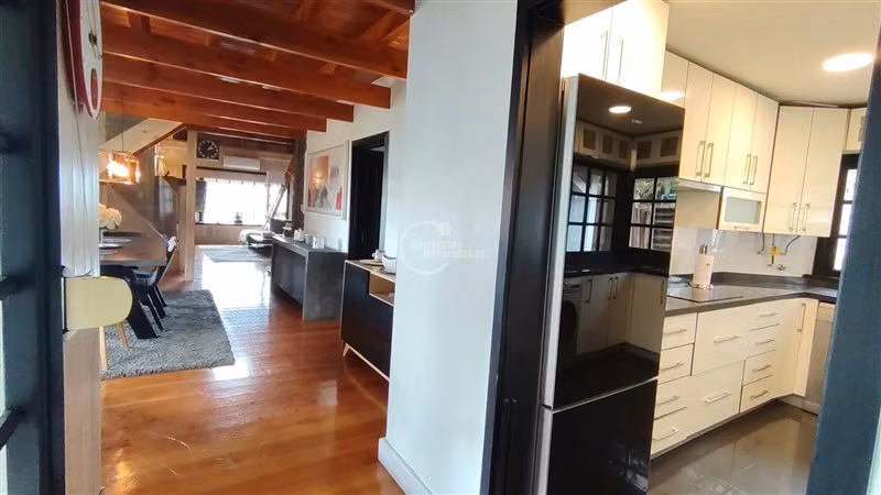 Casa en venta de 4 dorm. en Pucón