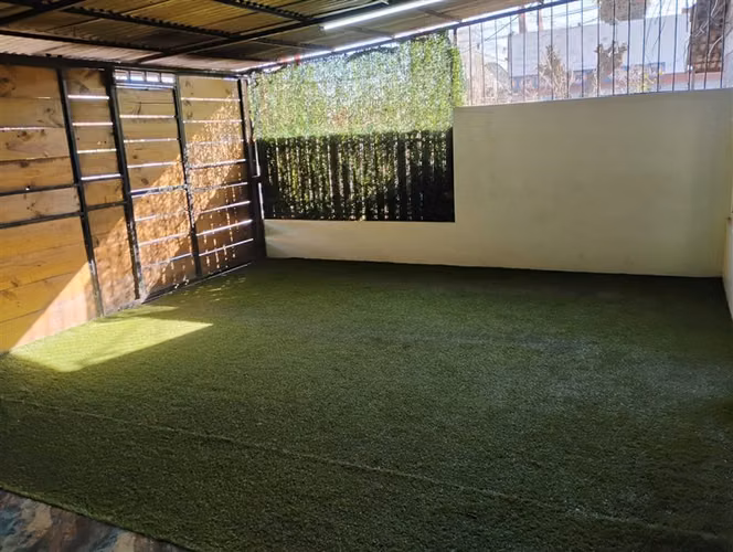 Casa remodelada de 3 dormitorios con 2 estacionamientos. - Imagen 24