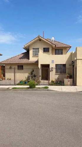 Arriendo Hermosa Casa En Hacienda El Mirador (181240)