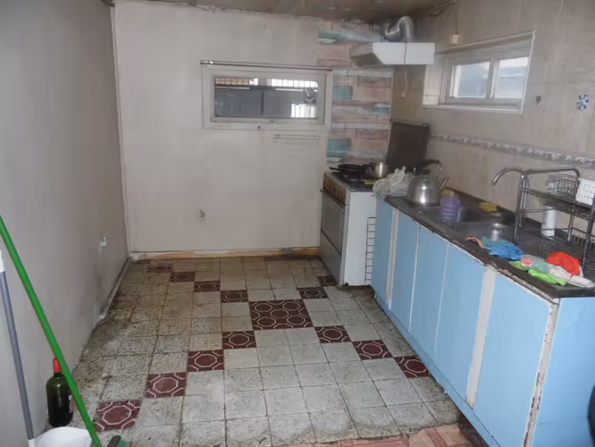 VENDO 2 PROPIEDADES EN UN TERRENO BARRIO 18 DE SEPTIEMBRE - Imagen 6