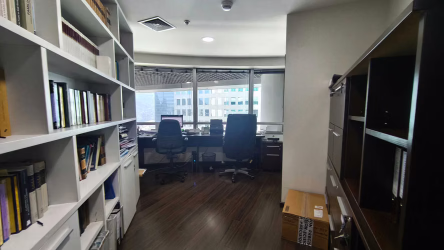 Oficinas Privadas en Arriendo todo incluido. WTC (181528) - Imagen 7