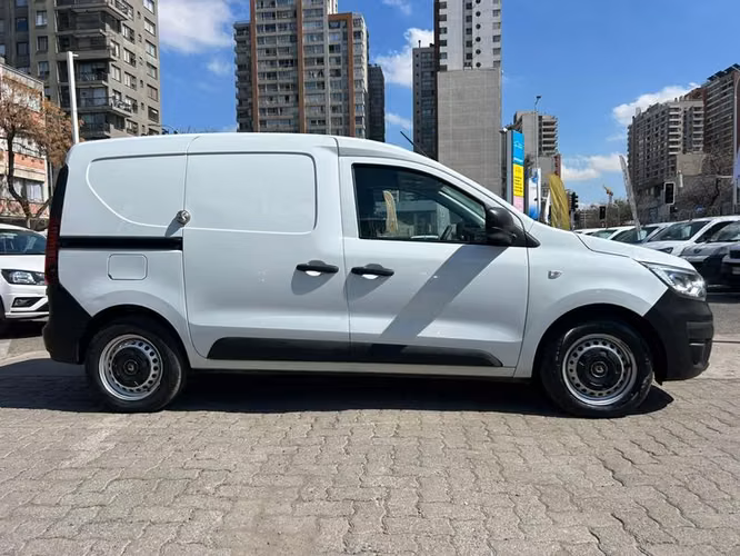RENAULT EXPRESS 1,5 DSL FURGON ZEN MT - 2023 | 4548 - Imagen 8