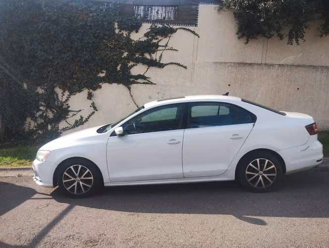 Volkswagen Bora 2.0 TDI DSG 2017 – Diésel Automático / Gran Rendimiento