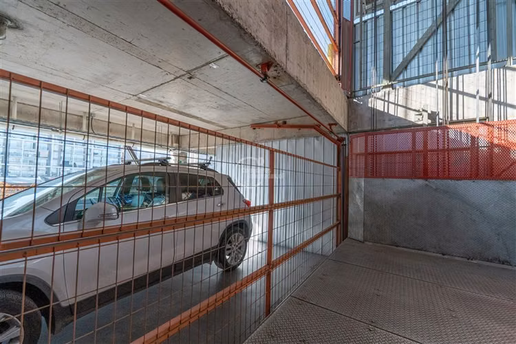 Edificio Completo Comercial MiniBodegas Estacionamientos