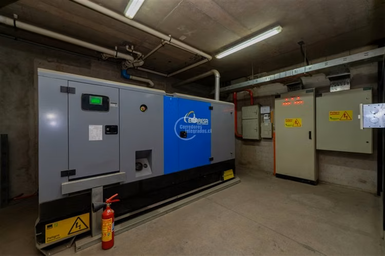Edificio Completo Comercial MiniBodegas Estacionamientos