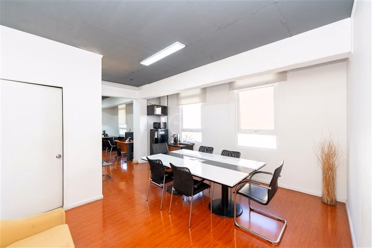 Edificio Completo Comercial MiniBodegas Estacionamientos