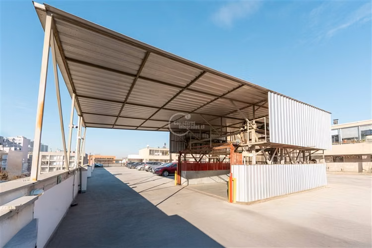 Edificio Completo Comercial MiniBodegas Estacionamientos