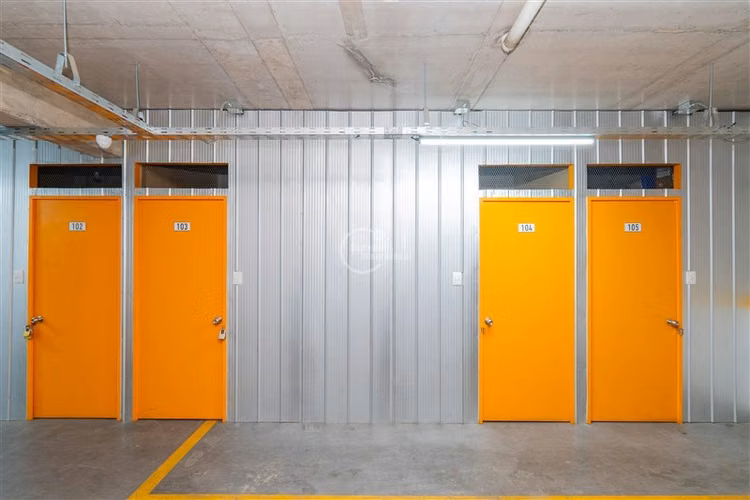 Edificio Completo Comercial MiniBodegas Estacionamientos