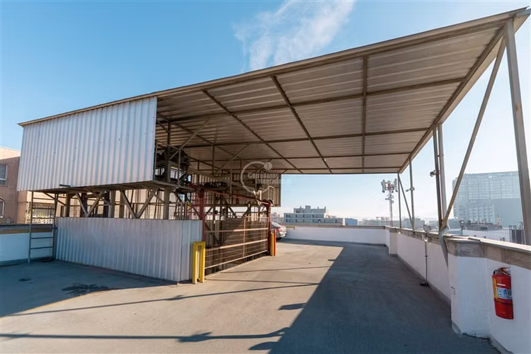 Edificio Completo Comercial MiniBodegas Estacionamientos