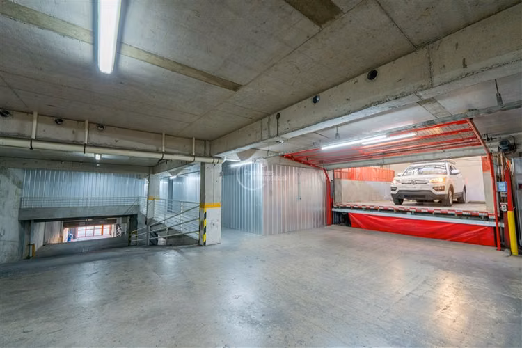 Edificio Completo Comercial MiniBodegas Estacionamientos