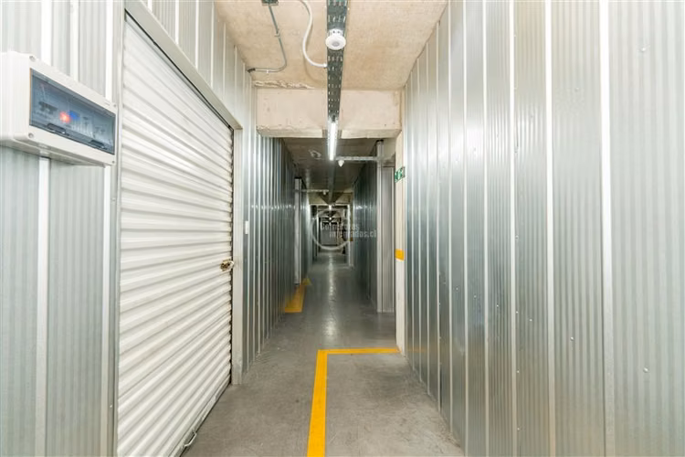 Edificio Completo Comercial MiniBodegas Estacionamientos