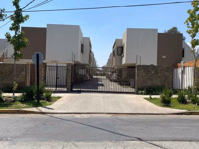 Arriendo TownHouse en exclusivo sector - Imagen 15