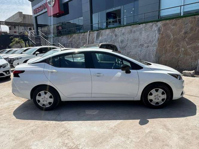 Nissan Versa 1.6 SENSE 4X2 MT 4P 2023 - Imagen 4