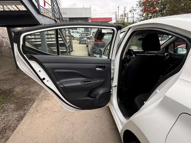 Nissan Versa 1.6 SENSE 4X2 MT 4P 2023 - Imagen 14