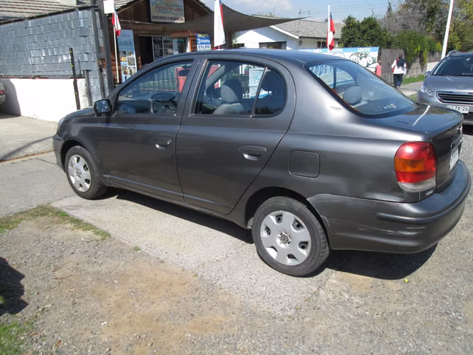 TOYOTA YARIS XLI 1.5 AUTOMATICO AIRE - Imagen 4