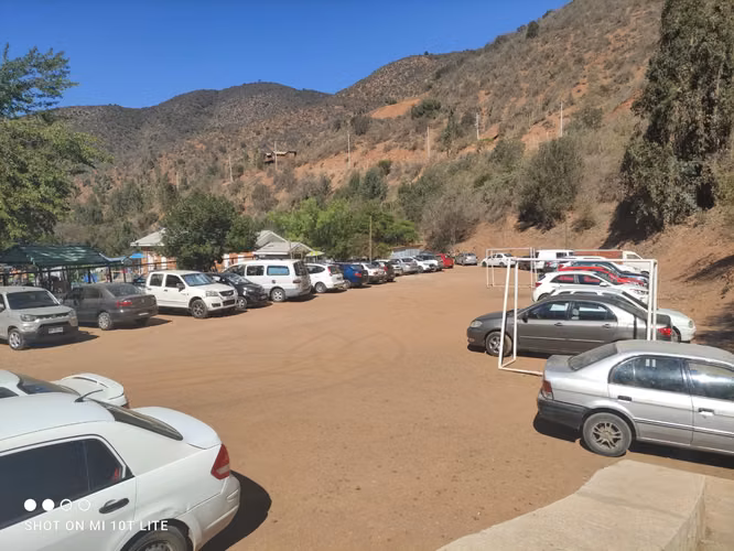 Se vende parcela con pozas y piscinas en Qda Alvar