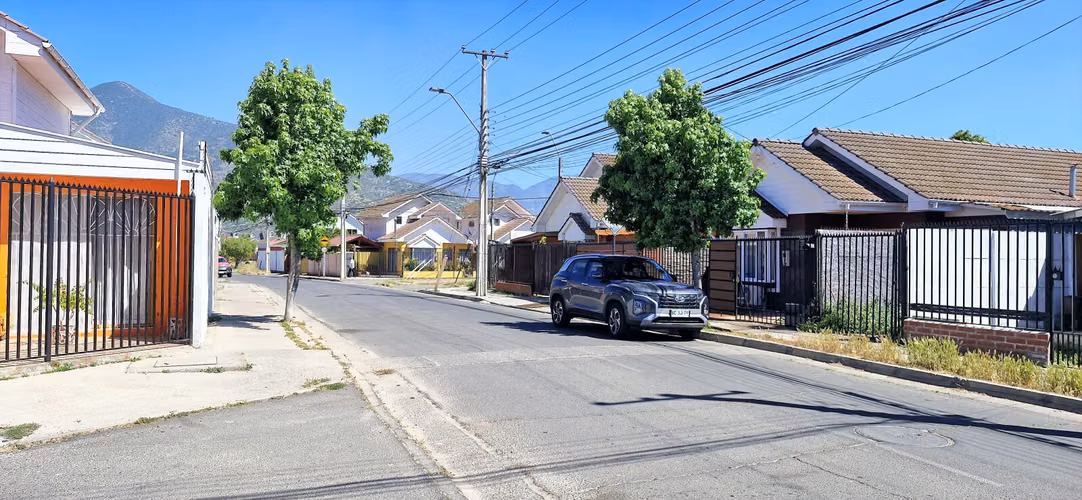 Venta de hermosa casa esquina en paradero 14 - La Cruz, Quillota. 148 M$.