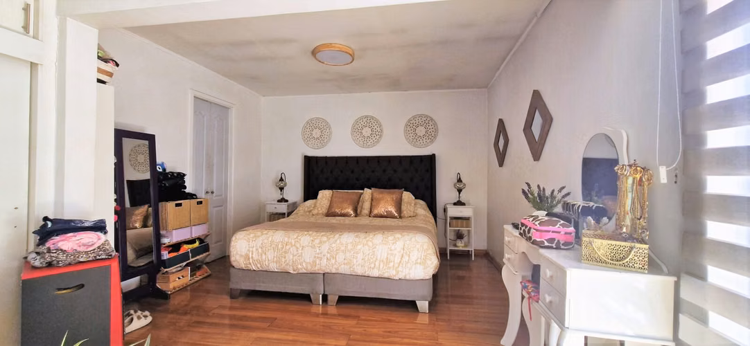 Venta de hermosa casa esquina en paradero 14 - La Cruz, Quillota. 148 M$.