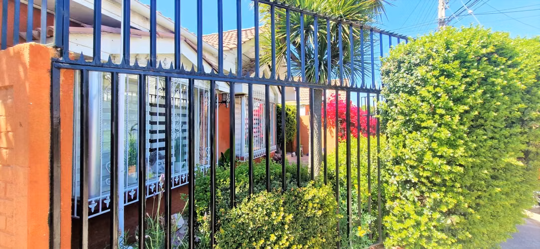 Venta de hermosa casa esquina en paradero 14 - La Cruz, Quillota. 148 M$.