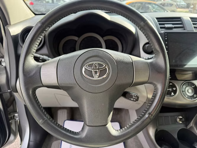 Toyota RAV4 2.4 AT 4X2 (2012)