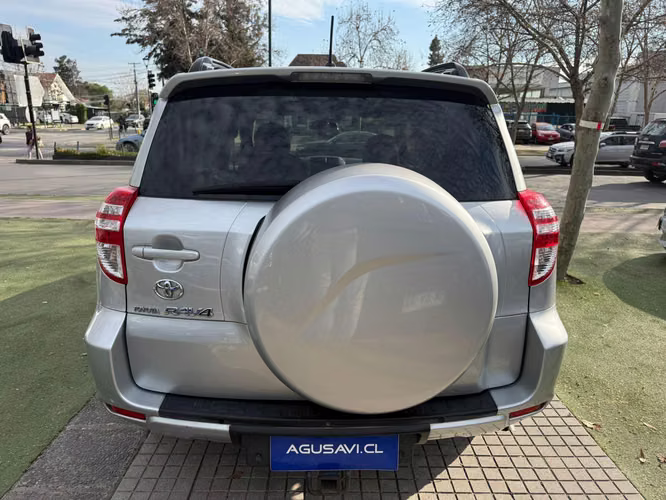 Toyota RAV4 2.4 AT 4X2 (2012)