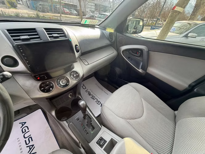 Toyota RAV4 2.4 AT 4X2 (2012)
