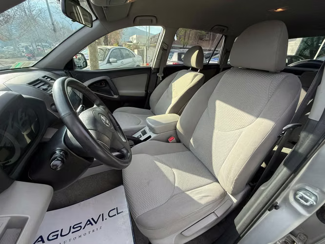 Toyota RAV4 2.4 AT 4X2 (2012)