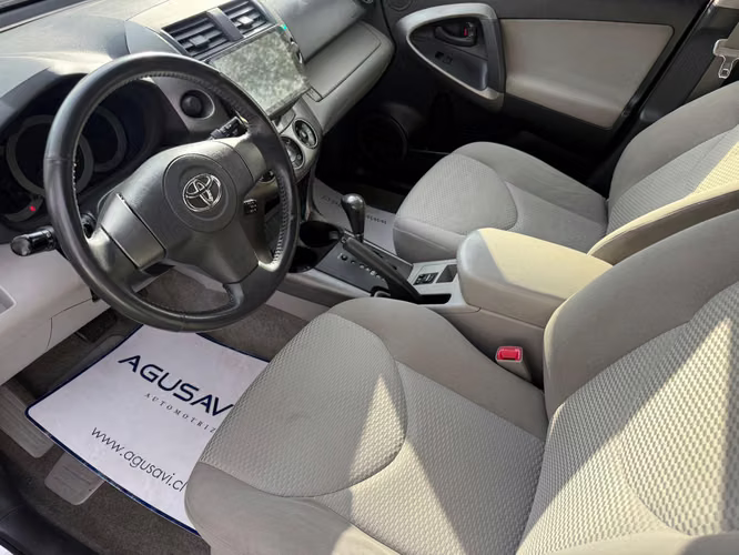 Toyota RAV4 2.4 AT 4X2 (2012)