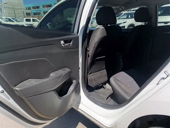 Hyundai Accent 1.4 HCI VALUE 4X2 MT 4P 2024 - Imagen 18