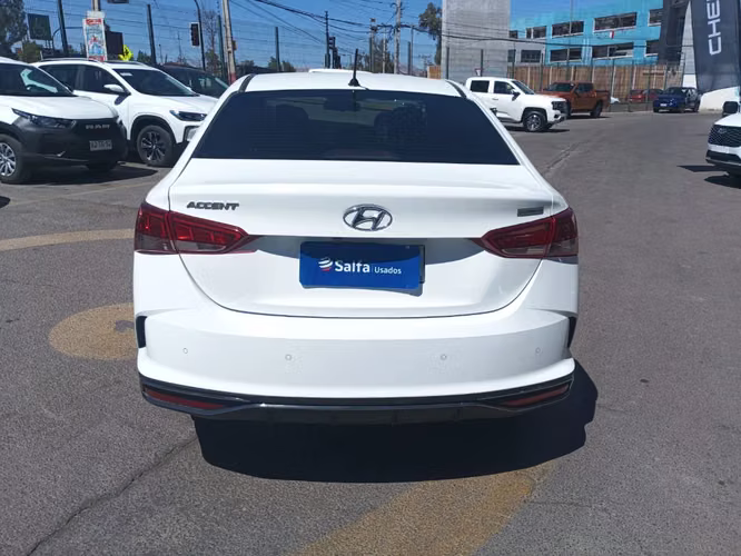 Hyundai Accent 1.4 HCI VALUE 4X2 MT 4P 2024 - Imagen 6