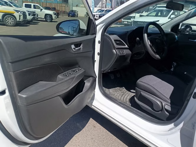 Hyundai Accent 1.4 HCI VALUE 4X2 MT 4P 2024 - Imagen 11