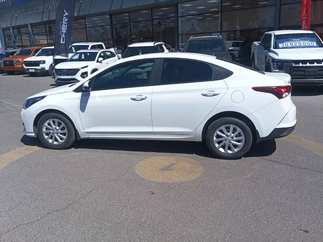 Hyundai Accent 1.4 HCI VALUE 4X2 MT 4P 2024 - Imagen 8