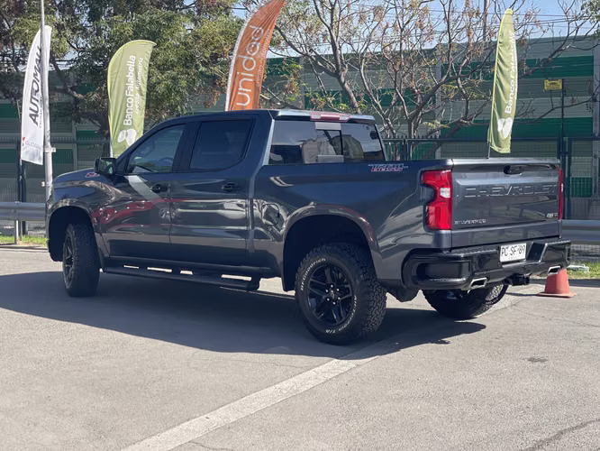 Chevrolet Silverado 2020 - Imagen 4