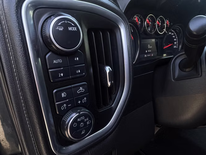 Chevrolet Silverado 2020 - Imagen 10
