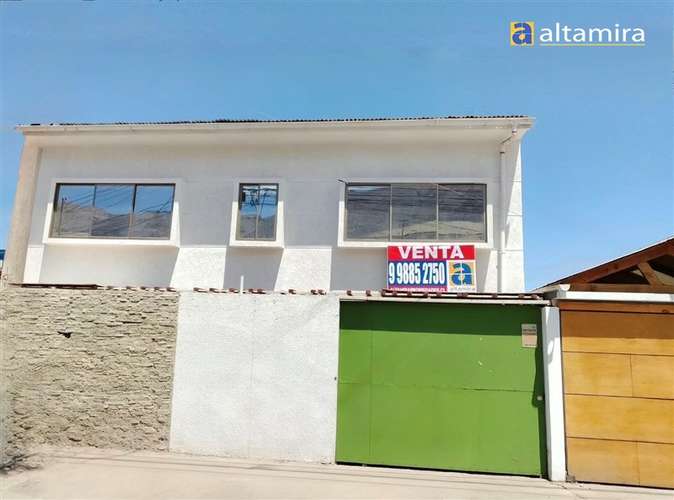 Casa en venta de 5 dorm. en Iquique