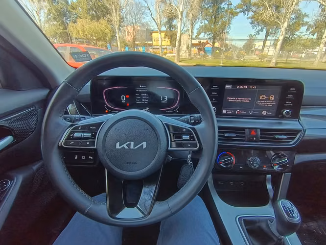 KIA SELTOS 1.5 EX MT - Imagen 11