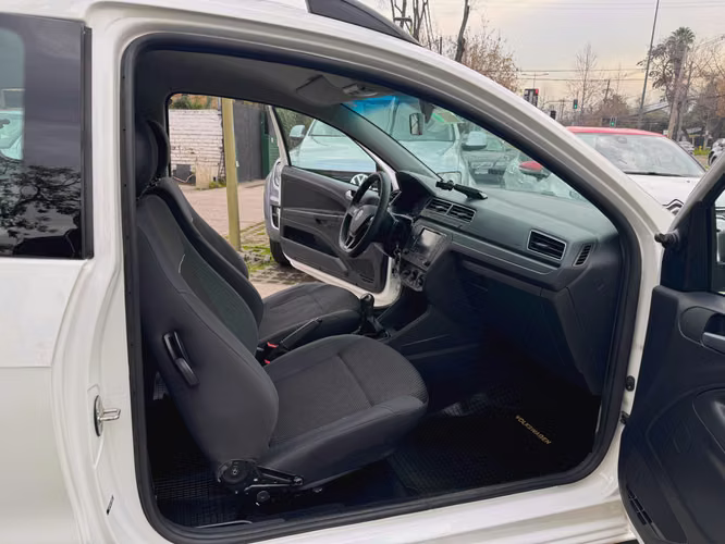VOLKSWAGEN SAVEIRO D CAB 1.6 MEC FULL CARPLAY VER EN LAS CONDES 2021