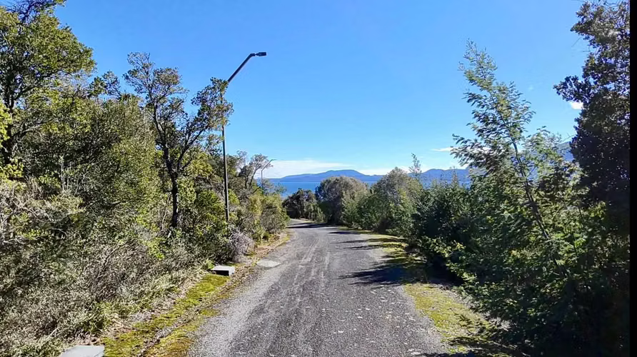 VENTA TERRENO ORILLA DE LAGO EN PENÍNSULA PUCÓN (181565) - Imagen 5