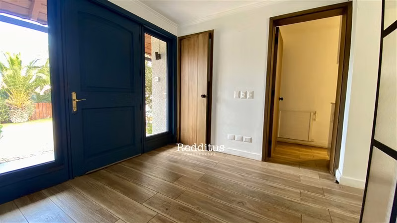 Casa en venta remodelada de 5 dormitorios más servicio - Imagen 2