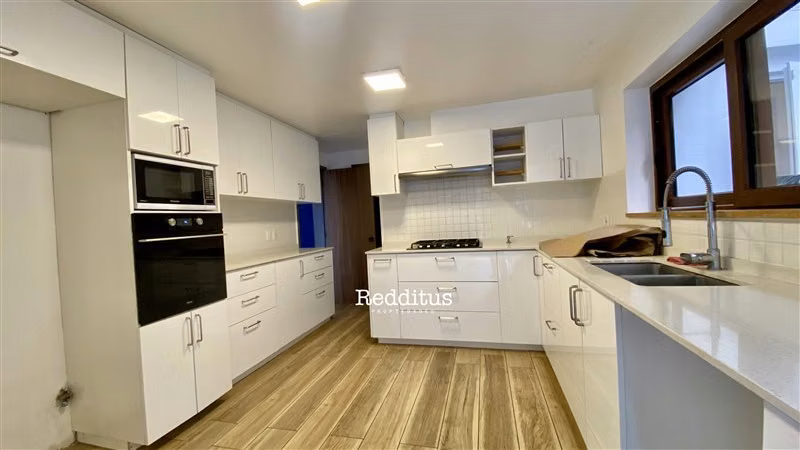 Casa en venta remodelada de 5 dormitorios más servicio - Imagen 7