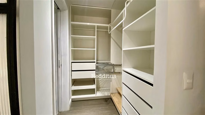 Casa en venta remodelada de 5 dormitorios más servicio - Imagen 10