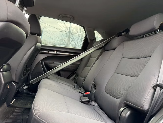 KIA SORENTO 2011 - Imagen 16