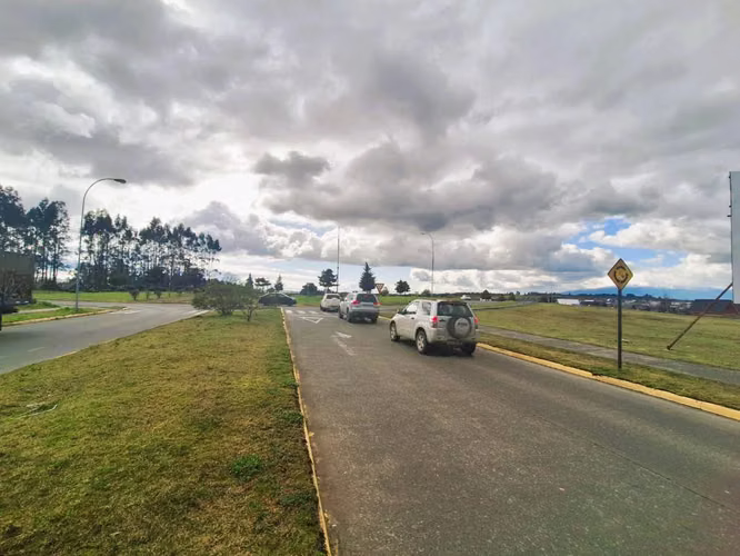 Locales Comerciales en Avda. Sargento Silva (8226)
