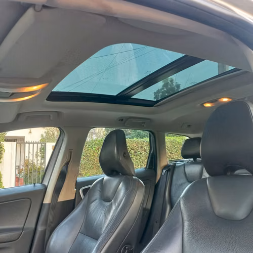 VOLVO XC60 T5 PLUS AÑO 2012 FULL UNICO DUEÑO - Imagen 18