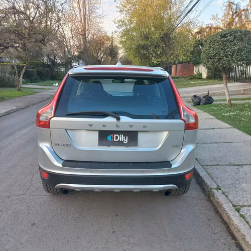 VOLVO XC60 T5 PLUS AÑO 2012 FULL UNICO DUEÑO - Imagen 4