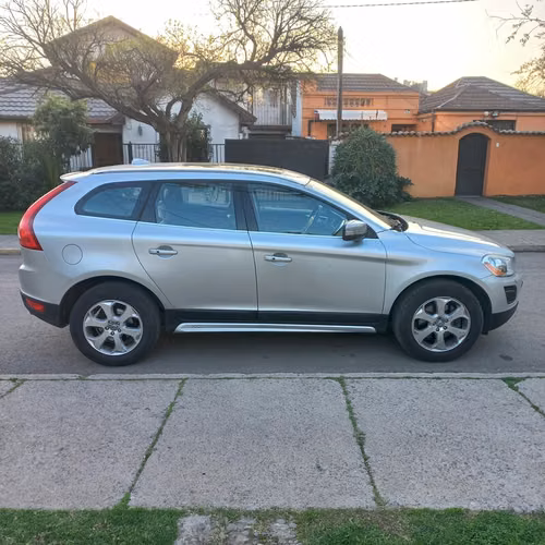 VOLVO XC60 T5 PLUS AÑO 2012 FULL UNICO DUEÑO - Imagen 6