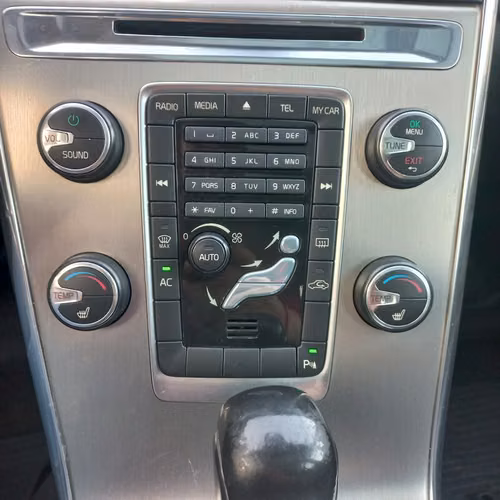 VOLVO XC60 T5 PLUS AÑO 2012 FULL UNICO DUEÑO - Imagen 16