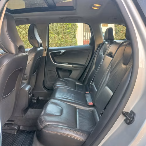 VOLVO XC60 T5 PLUS AÑO 2012 FULL UNICO DUEÑO - Imagen 10
