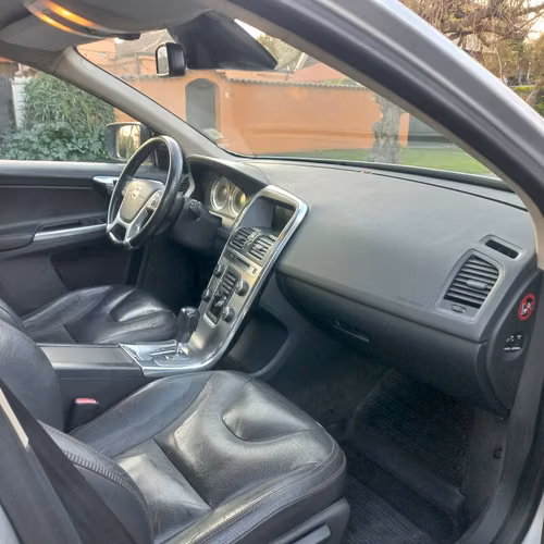 VOLVO XC60 T5 PLUS AÑO 2012 FULL UNICO DUEÑO - Imagen 12