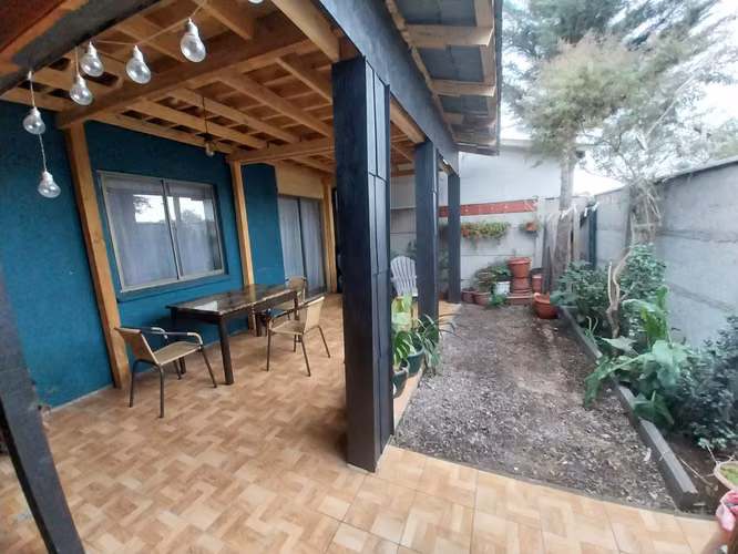 SE VENDE AMPLIA CASA 4 DORM 2 BAÑOS 3 ESTAC. EN PARQUE RAUQUEN CURICÓ REGIÓN DEL MAULE